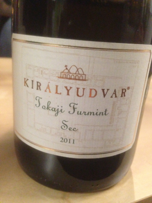 Dry white Hungarian wine from Királyudvar